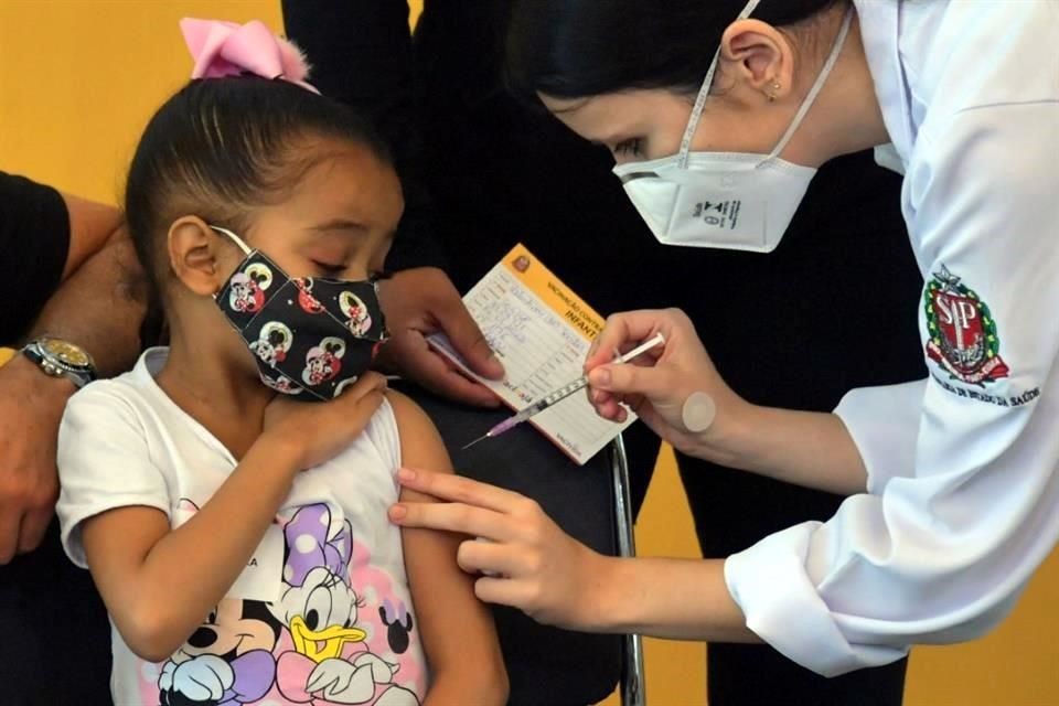 Ómicron:  Brasil inició la vacunación anticovid en niños de 5 a 11 años