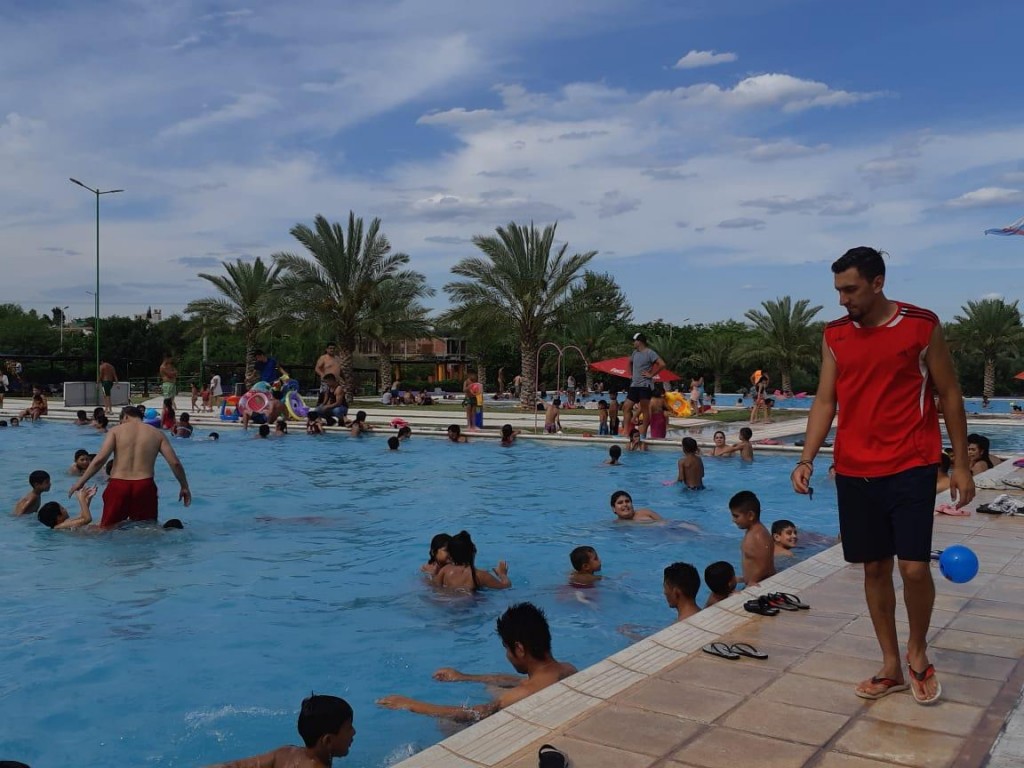 ¿Cuando comienzan las colonias de vacaciones del Parque de la Ciudad y del Polideportivo Juan Domingo Perón?