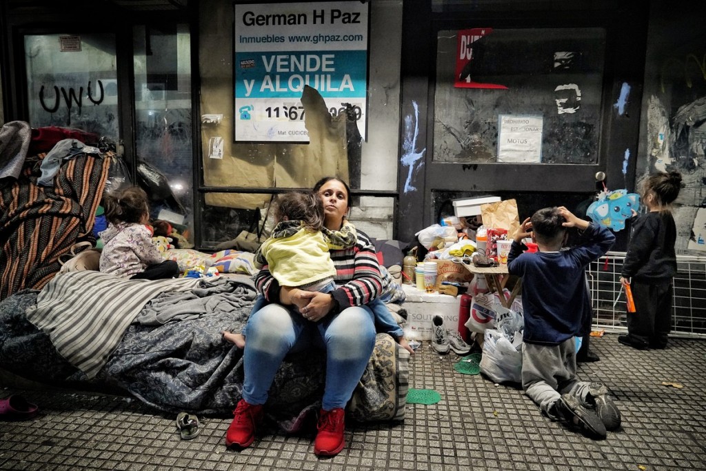 Aliado de Milei pidió erradicar a las personas en situación de calle en Buenos Aires