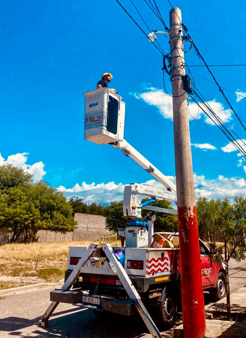 Municipio renovó luminarias en barrios de la zona este de la capital