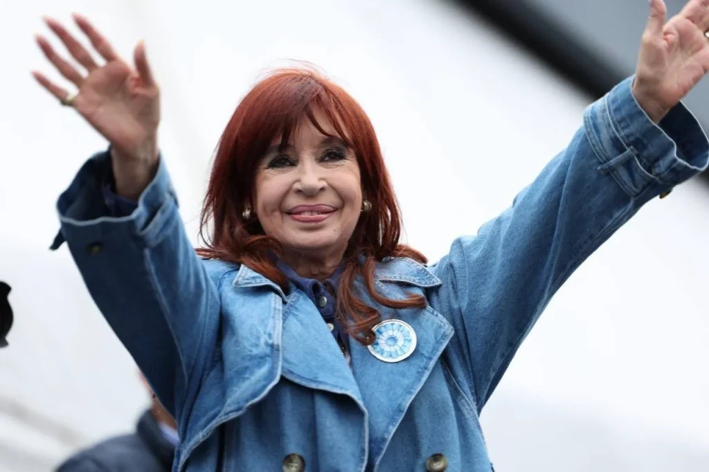 Cristina Kirchner comenzó el 2026 internada: continúa hospitalizada y con evolución lenta tras la cirugía