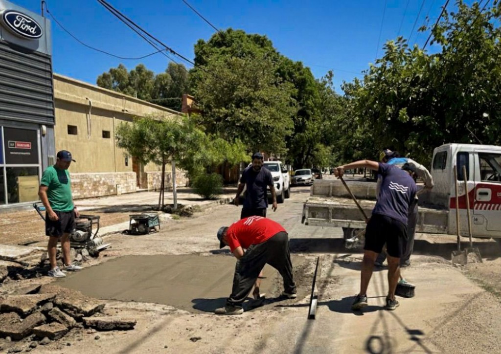 Continúa el plan de bacheo en la capital