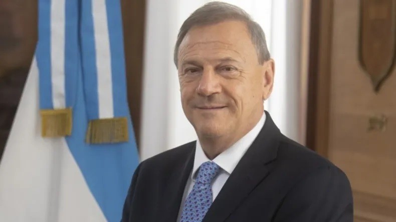 El Gobierno desplazó al titular del RENAPER y redefinió cargos en UIF, Transporte y Energía