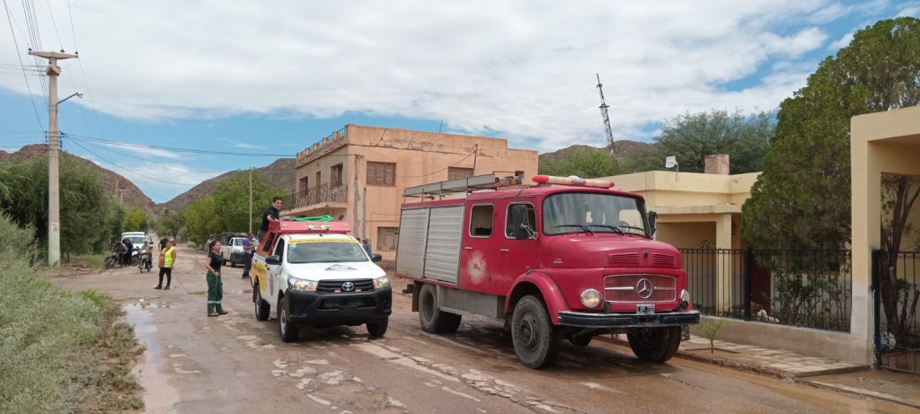 El gobierno restableció los servicios en Villa Mazán