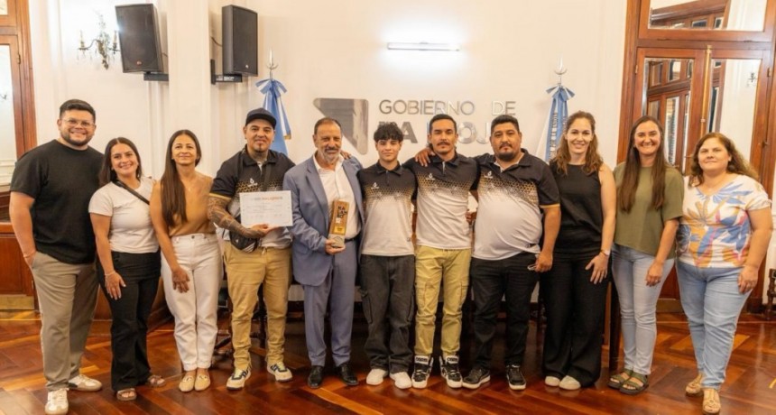 Quintela recibió a artistas riojanos destacados en Cosquín y Laborde