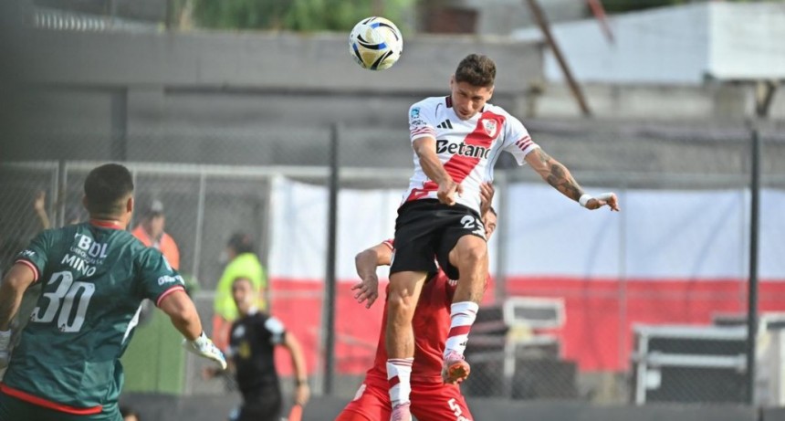 El nuevo River de Gallardo ganó en su debut ante Barracas y Racing perdió frente a Gimnasia de La Plata