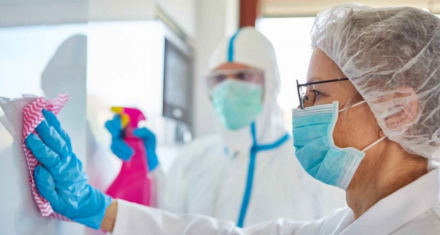 Los n&uacute;meros de este domingo en Argentina  3.709 nuevos casos y 77 muertes en 24 horas