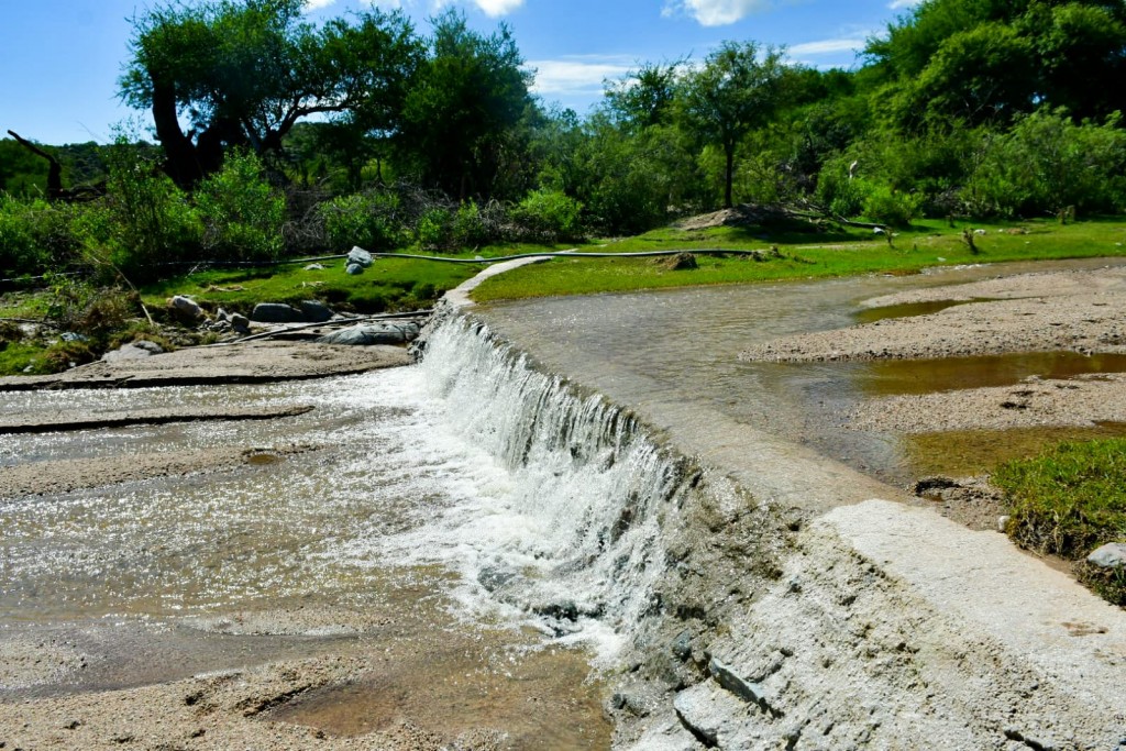 El gobierno evalúa el funcionamiento del acueducto río 