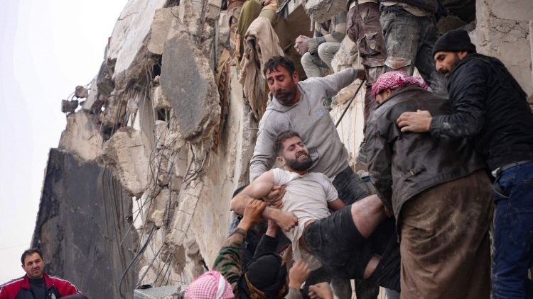Se registraron más de 2.700 muertos luego del terremoto en Turquía y Siria