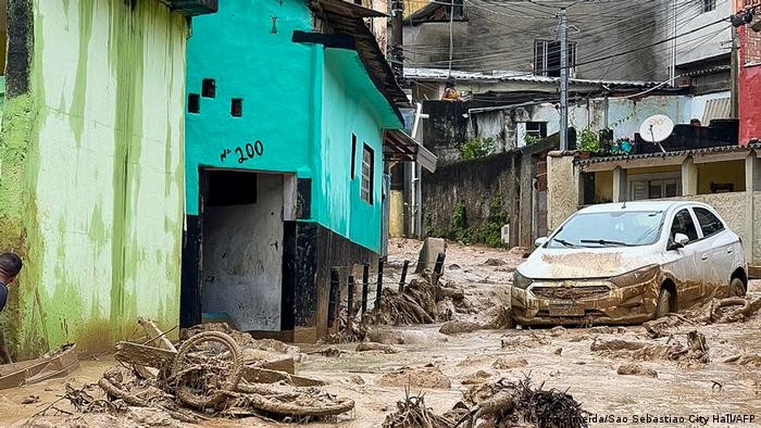 Temporal en Brasil: ya se registran 65 muertos por los derrumbes en la costa de San Pablo