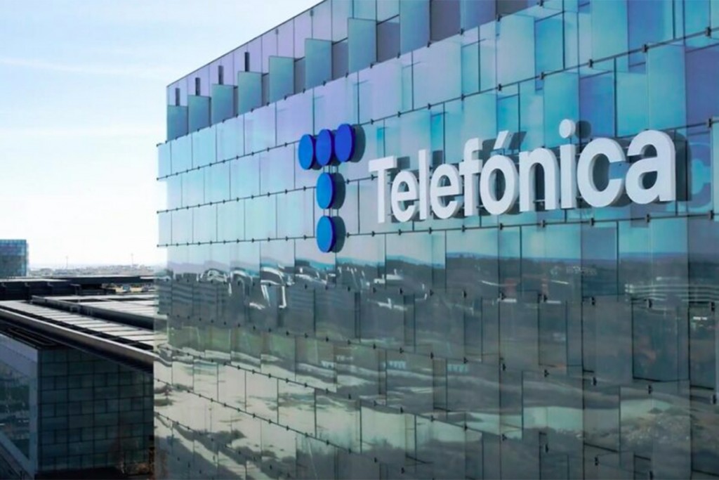 Francos pide investigar la compra de Telefónica por parte del grupo Clarín