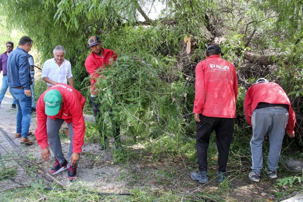 El intendente capitalino recorrió las zonas más afectadas por el temporal