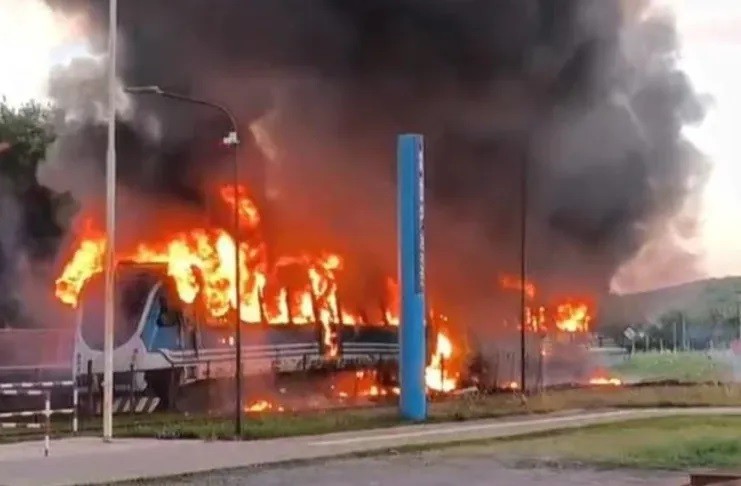 Incendio en el Tren de las Sierras: varios pasajeros afectados por inhalación de humo