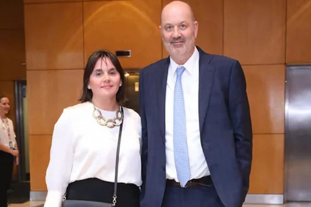 Cancillería adjudicó un contrato por más de $114 millones a una entidad vinculada a la esposa de Sturzenegger