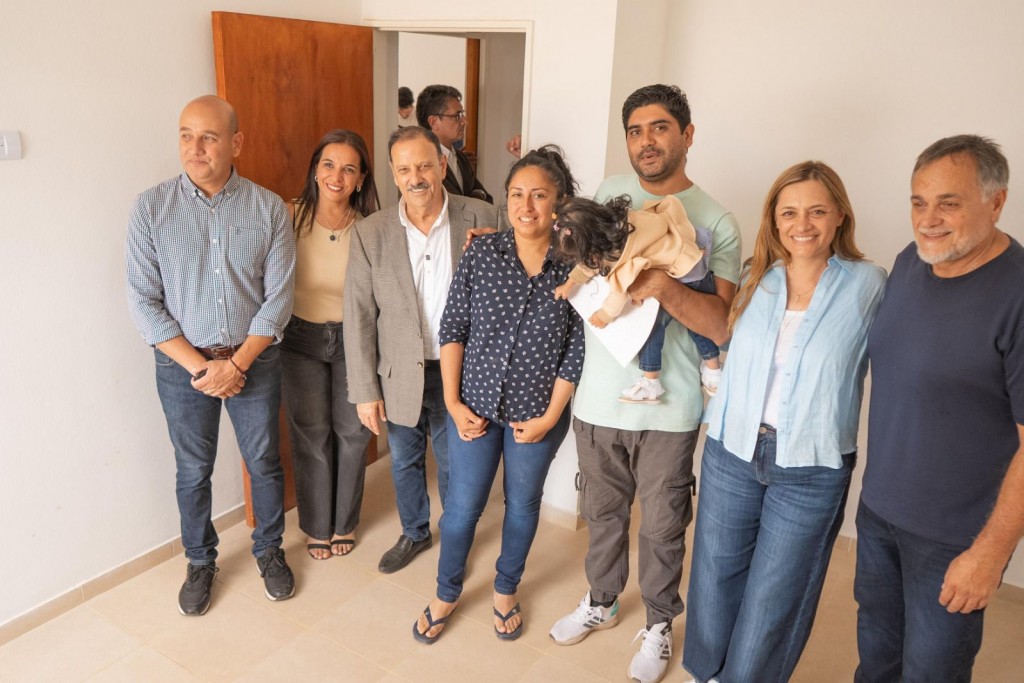 Chilecito celebra su aniversario con entrega de viviendas y fuerte respaldo a la política habitacional provincial