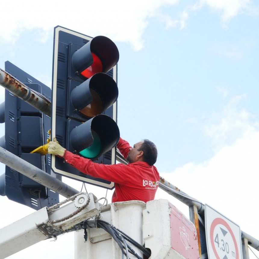 El Municipio puso en marcha un histórico plan de semaforización en toda la ciudad