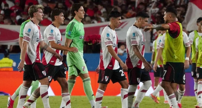 Bronca en el Monumental: hinchas de River apuntaron contra el “dream team” y la dirigencia