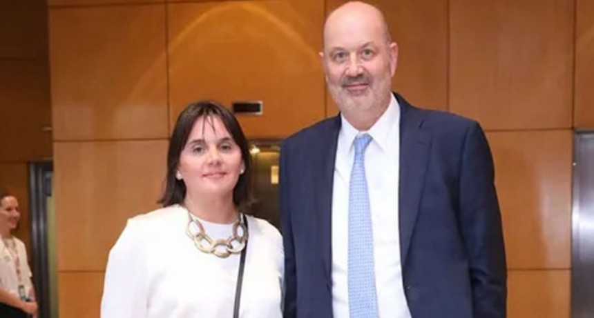 Cancillería adjudicó un contrato por más de $114 millones a una entidad vinculada a la esposa de Sturzenegger