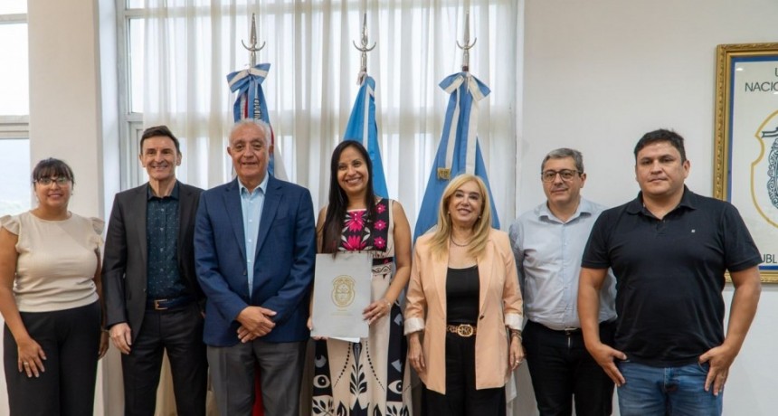 Salud y la UNLaR integran el Hospital de Clínicas a la formación de residentes