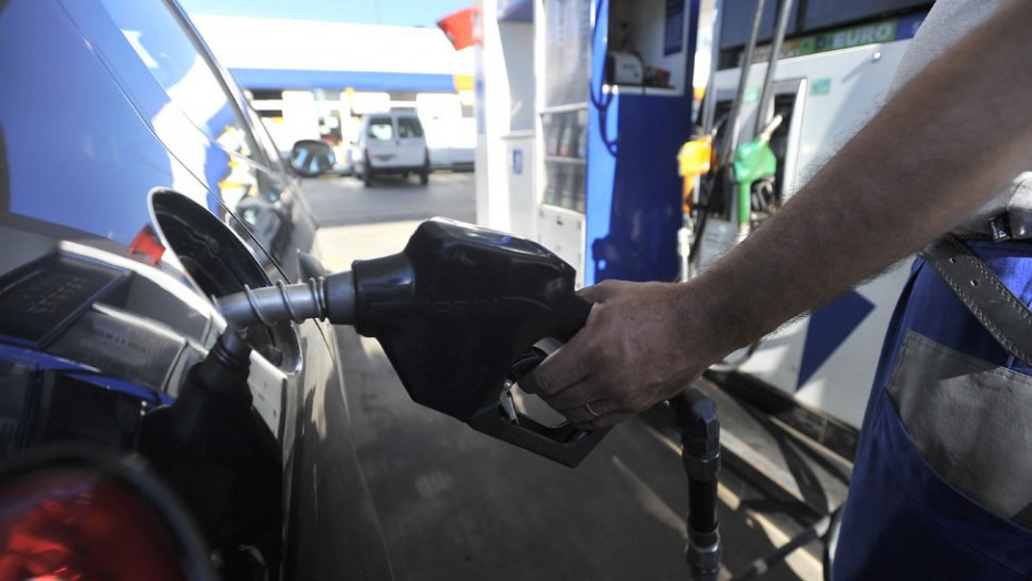 Combustibles: el Gobierno prorrogó la actualización de impuestos para evitar un nuevo aumento
