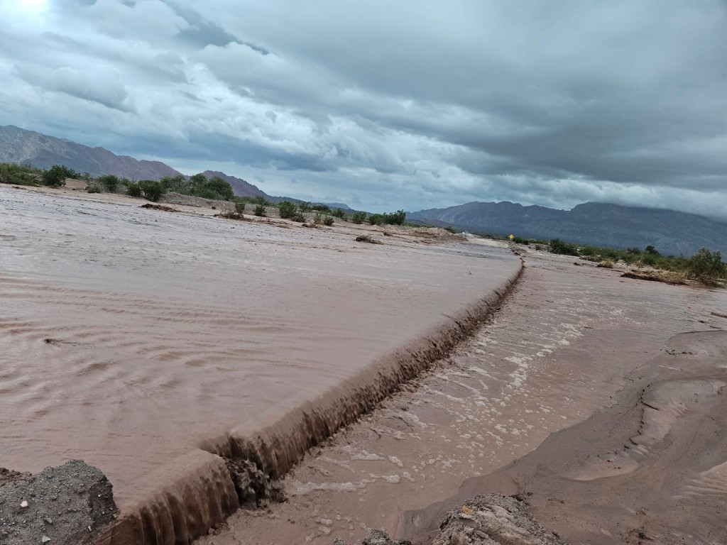 Cortan la Ruta 40 en cercanías a Villa Unión