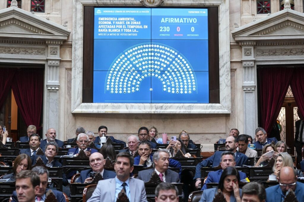 Con el voto afirmativo de todo el Congreso, Bahía Blanca fue declarada en emergencia ambiental, económica y habitacional