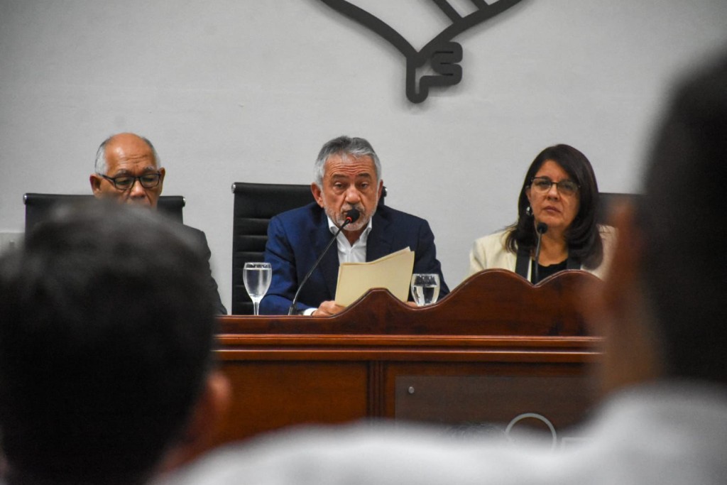 Armando Molina abri&oacute; el 110 per&iacute;odo de sesiones y llam&oacute; a construir &ldquo;una Rioja limpia, linda y en orden&rdquo;