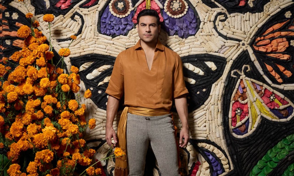 Carlos Rivera canta a sus ra&iacute;ces y lanza &ldquo;Vida M&eacute;xico&rdquo;, un homenaje sonoro al coraz&oacute;n del mariachi