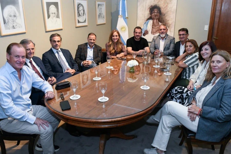 Quintela llam&oacute; a construir una alternativa nacional y cuestion&oacute; el ajuste de Milei