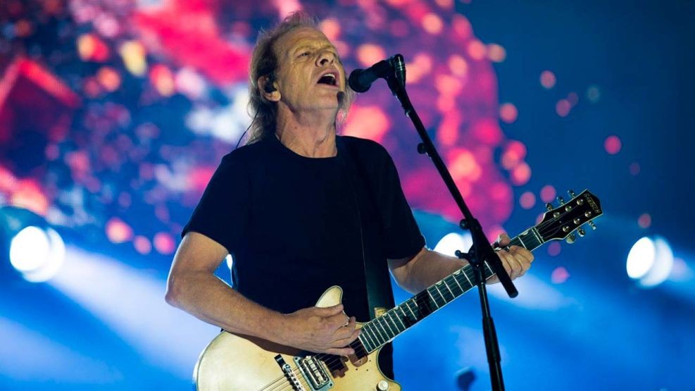 Internaron en Buenos Aires al guitarrista de AC/DC a d&iacute;as de River