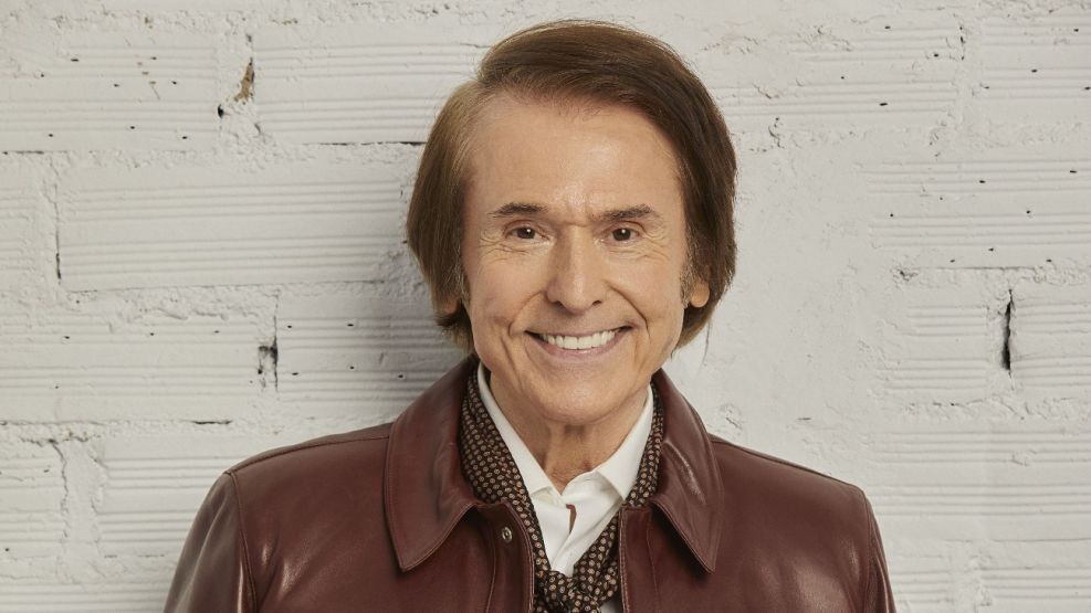 Raphael regresa a Buenos Aires con un show que repasa toda su historia musical