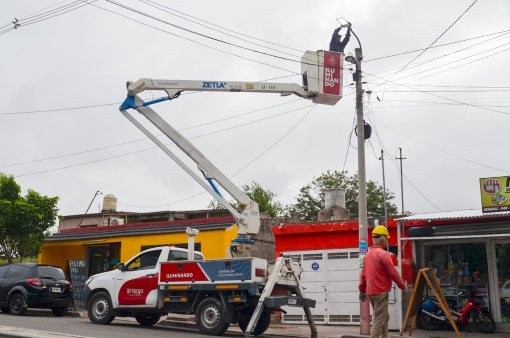 Municipio avanza con un plan para reponer luminarias en varios sectores de la ciudad