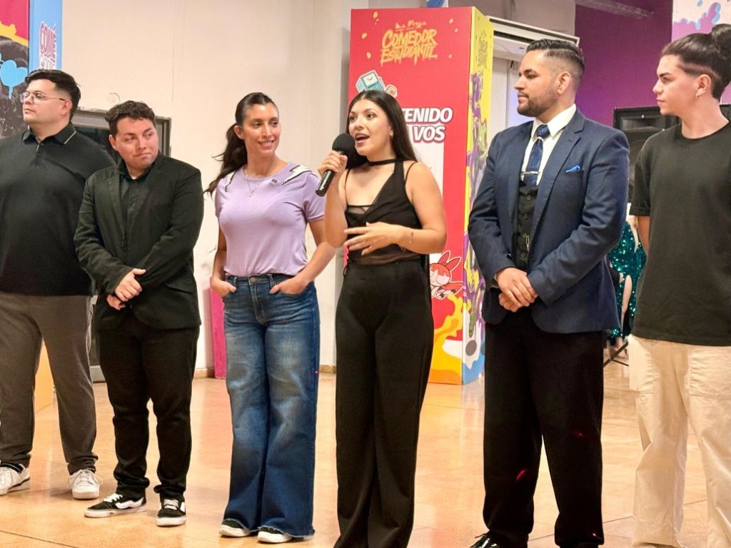 La senadora Florencia L&oacute;pez acompa&ntilde;a el desarrollo de j&oacute;venes artistas riojanos