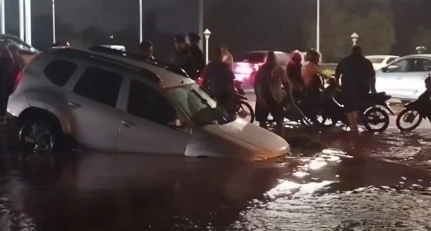 La lluvia dej&oacute; varios sectores de la capital con complicaciones