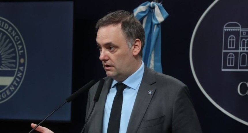 Imputaron a Manuel Adorni por enriquecimiento il&iacute;cito