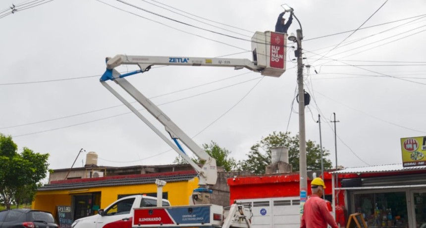 Municipio avanza con un plan para reponer luminarias en varios sectores de la ciudad