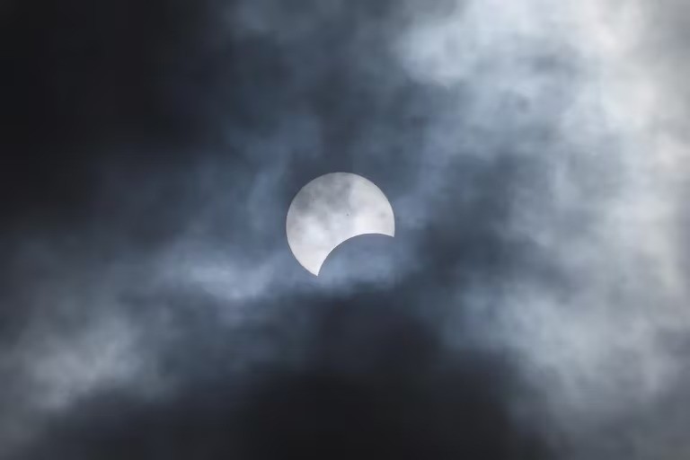 Los ojos del mundo siguieron de cerca el eclipse solar