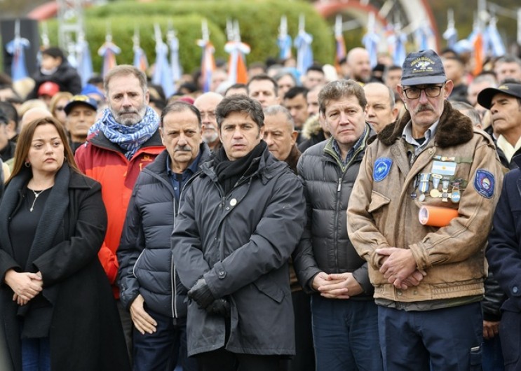 Quintela particip&oacute; del acto central por Malvinas en Ushuaia, junto a Kicillof y Melella