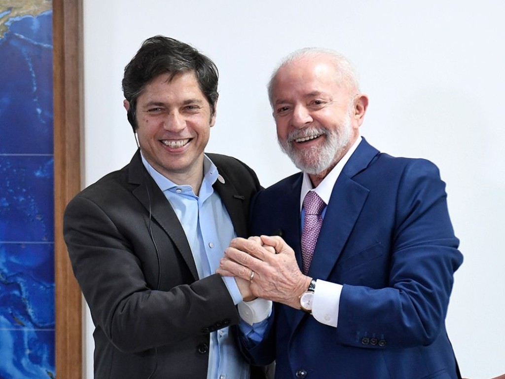 Kicillof se mostr&oacute; con Lula en Barcelona y cuestion&oacute; a Milei: &ldquo;Hay otro camino&rdquo;