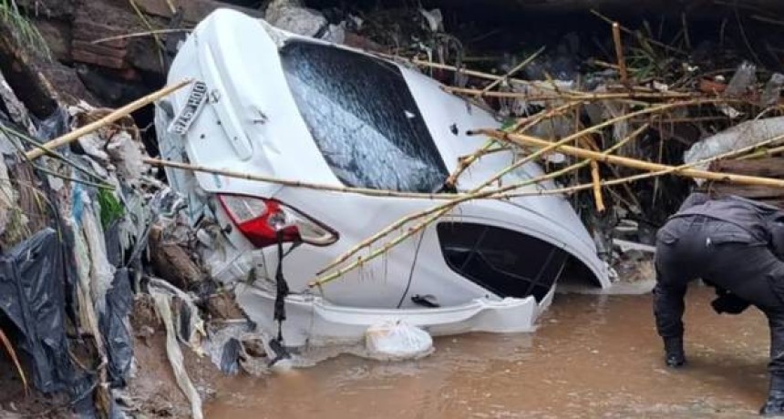 Tragedia en Tucum&aacute;n: el temporal dej&oacute; muertos, evacuados y familias aisladas