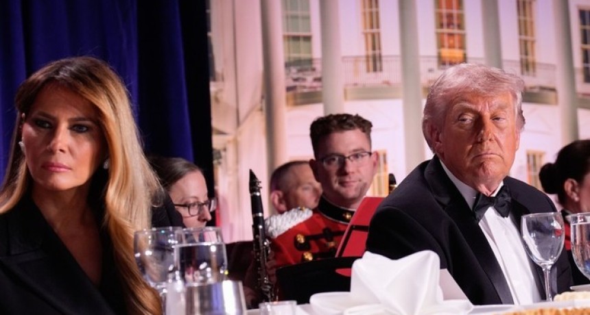 Tensi&oacute;n en Washington: evacuaron a Donald Trump tras un incidente de seguridad en la cena de corresponsales