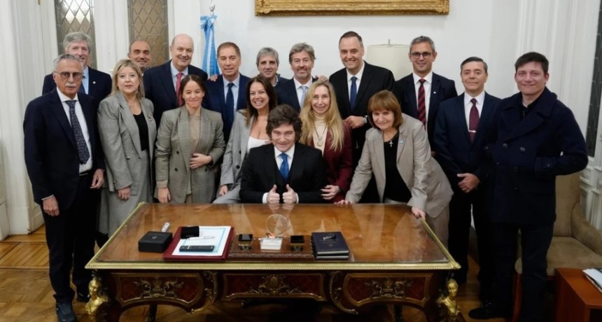 Fuerte cruce pol&iacute;tico: Grabois lanz&oacute; duras acusaciones contra Adorni tras una foto del Gabinete