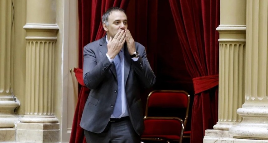 Adorni descarta renunciar en medio de la tensi&oacute;n pol&iacute;tica: &ldquo;Estoy dando la cara&rdquo;