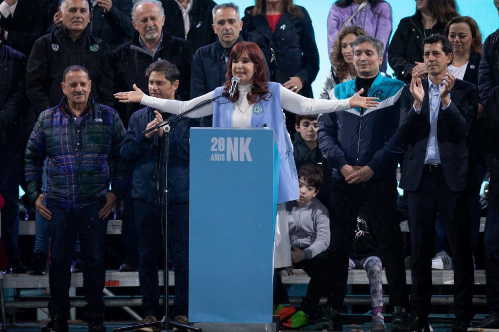 Quintela presente en el acto que Cristina Fernández de Kirchner realizó en Plaza de Mayo