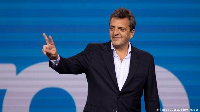 Massa partió rumbo a China en búsqueda de acuerdos energéticos y financieros