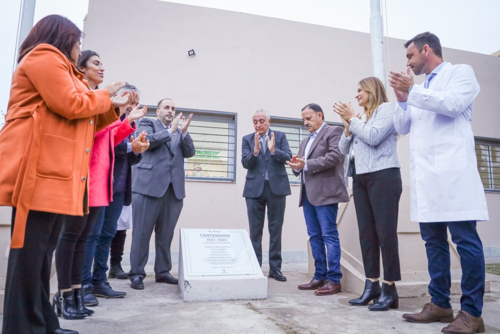 Realizaron acto por el centenario del Hospital Enrique Vera Barros