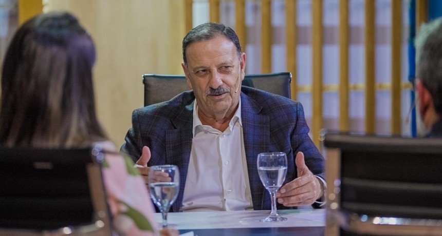   Quintela anunció aumento salarial para el sector de la Salud y el escalafón general de la Administración Pública
