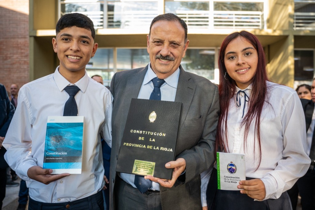 Más de 5000 estudiantes realizaron promesa histórica a la nueva Constitución Provincial 