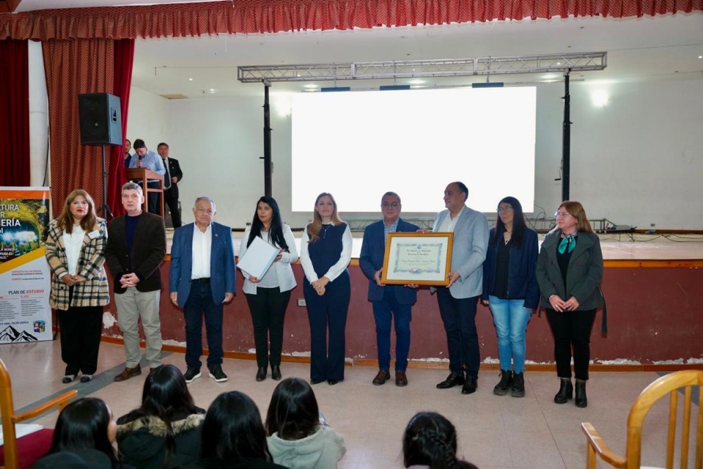 Importante presencia de jóvenes en el congreso sobre minería en Villa Unión