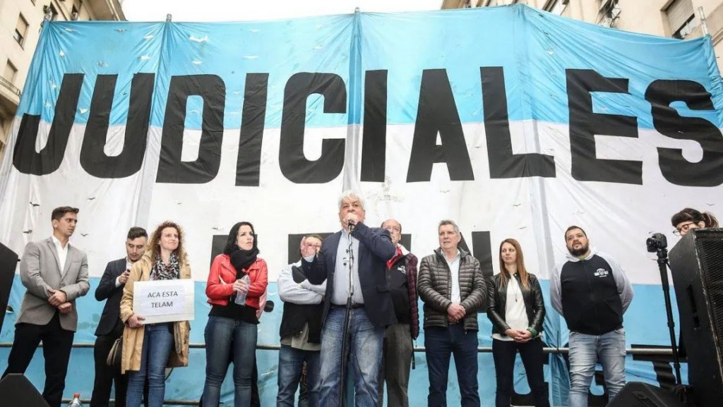 Judiciales paran por mejoras salariales